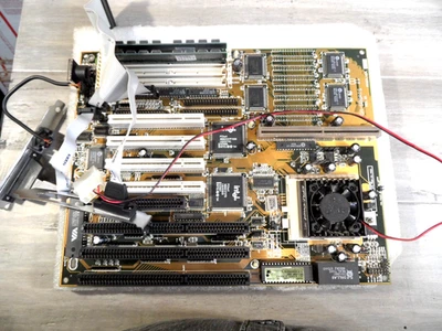GIGABYTE GA-586ATS Motherboard With Pentium 166 CPU and 32 Mb Ram Socket 7 - Image 1 of 4