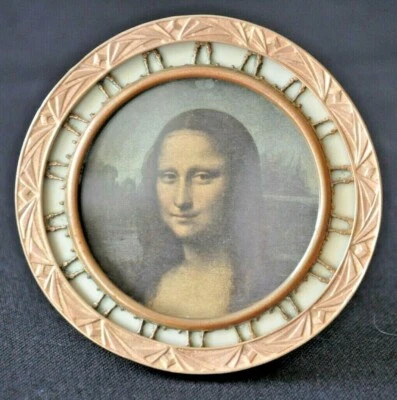 Cadre porte-photo forme ronde en laiton – à poser ou accrocher – début XXème - Photo 1/4