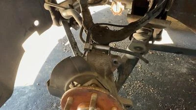 GMC Sierra 1500 4x4 Front LH Driver Lower Control Arm 00 01 02 03 04 05 06 07 Foto 1 de 2