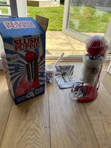 RED SLUSH PUPPIE MILCHSHAKE MAKER MASCHINE TASSEN & STROHHALME Slushie - Bild 1 von 11