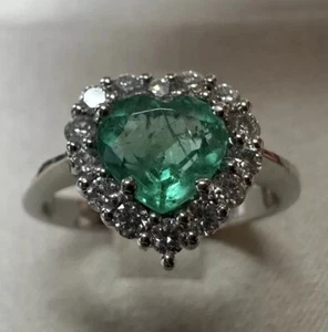 Anillo de Oro 18kt. con Diamante Y Esmeralda Natural Colombia Talla 16 Corazón - Imagen 1 de 6