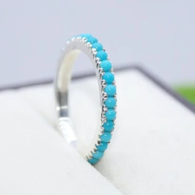 Impresionante anillo de banda para mujer turquesa simulada de corte redondo enchapado en oro blanco de 14 k Foto 1 de 4