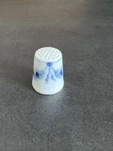 79 Dinamarca B&G Bing & Grondahl 4801 dedal de porcelana floral azul vintage - Imagen 1 de 7