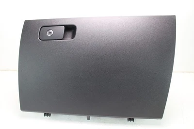 Guantera Volkswagen Passat 2012-2019 compartimento de almacenamiento OEM, 561-857-101 Foto 1 de 4