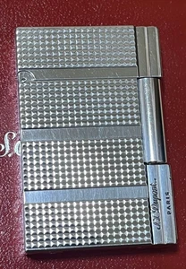 S.T. Encendedor de gas Dupont Gatsby rayas laterales plateado 18140 sin caja encendido probado - Imagen 1 de 9