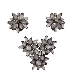 Vintage Floral Clip-On Earrings & Brooch Set White Milk Glass Rhinestones - Picture 1 of 5