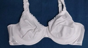 Bali Back Smoothing Lightly Lined Underwire Bra Size 44C White Lace Trim 100E - Picture 1 of 12