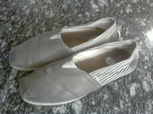 Tom's Men's size 13 Brown Khaki/Stripes - Picture 1 of 7