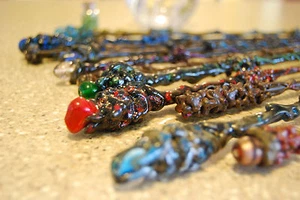 Lote de 10 Varitas Fiesta Favor Pack - Cosplay Hechizo Mago Bruja Artesanía Magia - Único - Imagen 1 de 12