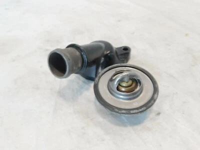 Termostato y tubo refrigerante motor Triumph Bonneville T120 Street Twin & Thruxton Foto 1 de 4