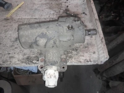 Caja de cambios de dirección asistida de eje sólido camioneta Toyota 1979-1985 Foto 1 de 4