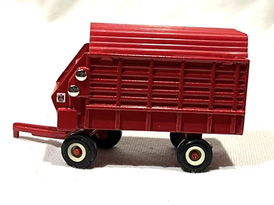 1/64 Ertl International Harvester Diecast Forraje Vagón Granja Juguete Foto 1 de 4
