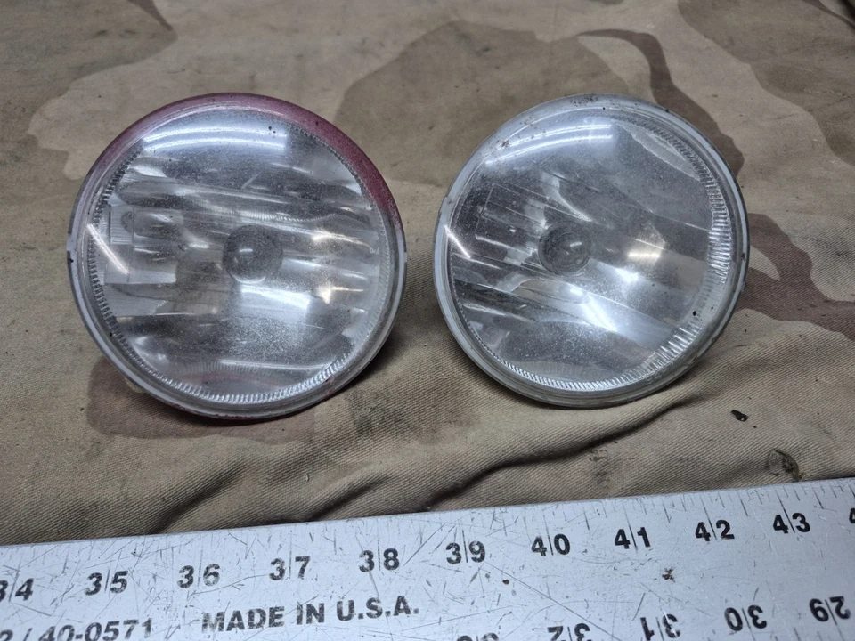 Luz antiniebla GMC Yukon Yukon XL 2007-2014 Chevrolet Suburban Tahoe OEM Foto 1 de 4