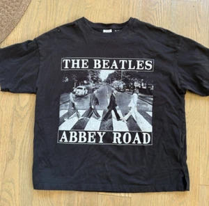 Zara "The Beatles - Abbey Road" Black T-shirt Youth 13-14 - Picture 1 of 3