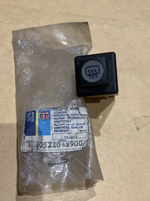 bouton de dégivrage peugeot - simca - Talbot - matra neuf - NOS Réf : 0522048900 - Photo 1/4