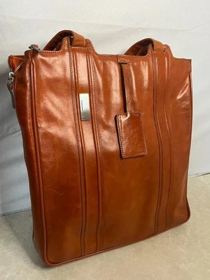 Bolso de Mano Piquadro Cuero Italiano 2 Vías Grande PC Documento Usado Foto 1 de 4