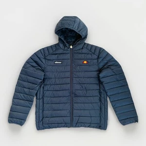 Ellesse Cappotto Uomo Giacca Imbottita Navy Taglia 3XL Tampone Zip Logo Anni 80 Casual Nuovo - Foto 1 di 9