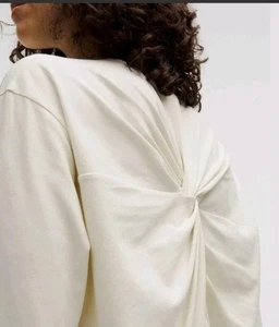 Camisa de manga larga ajustada relajada espalda torcida Lululemon talla M nueva sin etiquetas en algodón Bone Pima - Imagen 1 de 9