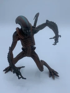 Kenner 1997 Modellino Alien Resurrection Warrior Alien - Foto 1 di 5