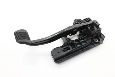 2017 - 2025 CHRYSLER PACIFICA BRAKE FOOT STOP PEDAL W/ BRACKET OEM 04581676AC - Image 1 of 4