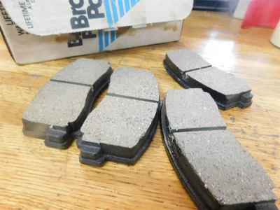 NOS BRAKE PADS SET FITS 1983 MITSUBISHI CORDIA AND TREDIA MODELS D284 D166 7093 - Image 1 of 4