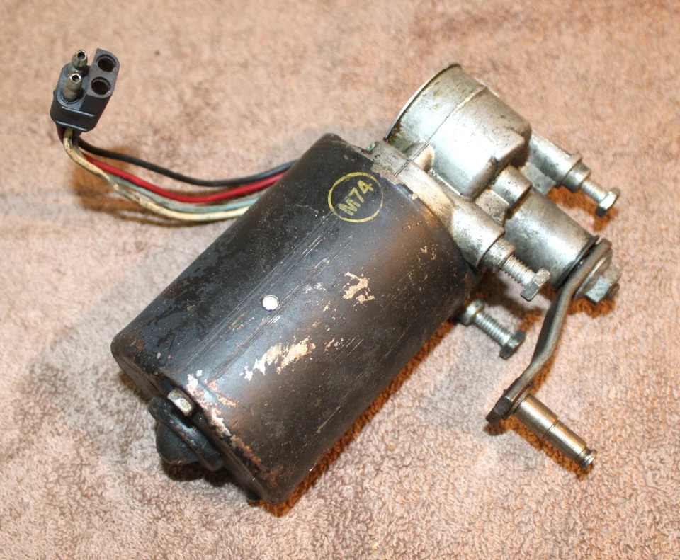 1967 年 Mustang Fastback Coupe GT Shelby Cougar ORIG WINDSHIELD WIPER MOTOR — 第 1/4 张图片