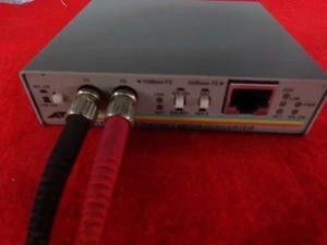 Allied Telesyn AT-MC101XL Fast Ethernet Media Converter + Fibre Optic cables - Afbeelding 1 van 3
