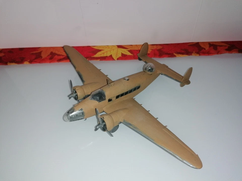 Airfix? Lockheed Hudson assemblato vintage no box - Immagine 1 di 4