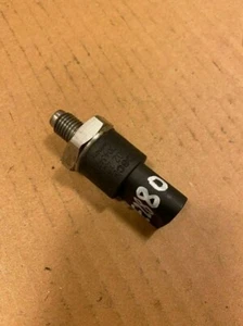 Sensor de presión de riel de combustible Mercedes 611 CDI 0041531528 0281002239 e2880 - Imagen 1 de 3