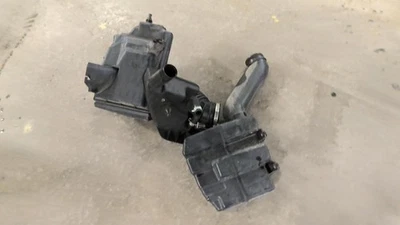 Conjunto de filtro de aire usado se adapta a: Nissan Rogue QR25DE 2015 2,5 L de 1/11 grado A Foto 1 de 4