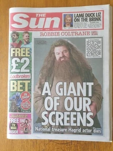 The Sun 15th October 2022 - Sad Passing Of Harry Potter Actor Robbie Coltrane - Imagen 1 de 3