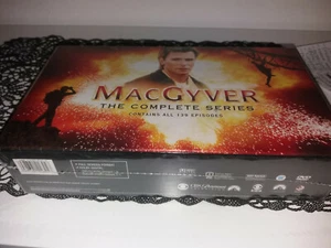 MacGyver The Complete Series Limited Edition DVD - Foto 1 di 3