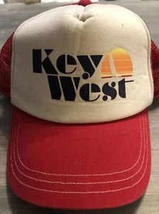 Vintage rot Keywest Mesh Snapback Trucker Mütze Sonnenaufgang Segelboot Gap - Bild 1 von 5