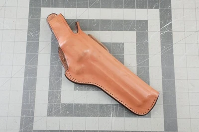 Bianchi Model #5BH Thumbsnap Suede Lined Belt Holster, Revolver S&W 686 38/357. - Image 1 of 4