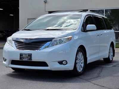 2011 Toyota Sienna XLE 4WD / полный привод / 7-пассажирский / NAVi - Изображение 1 из 4
