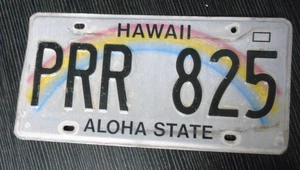 HAWAII MAUI Passenger License Plate Used Expired ALOHA STATE PRR 825 Rainbow Bar - Picture 1 of 2