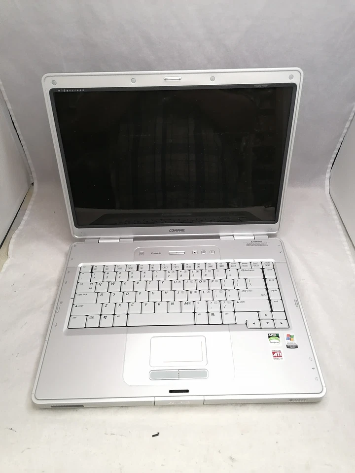 Vintage Compaq Presario v5000 AMD SEMPRON/512MB  for parts Powers On - Image 1 of 4