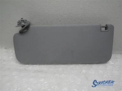 雪佛兰索罗德 1500 拾音器 2014 - 2018 左遮阳板带照明 G18072 — 第 1/4 张图片