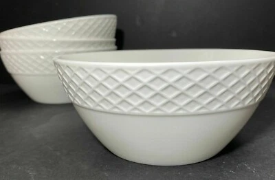 4 Mikasa Trellis Cereal Soup Bowls -Set of 4 White Bone China 6-3/8" NEW