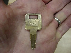 Vntg OEM Caterpillar CAT 5P8500 Ignition Key,DO NOT DUPLICATE Block C Logo,Good - Picture 1 of 5