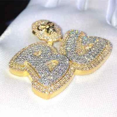 Colgante con letras personalizadas de moissanita real de corte redondo de 3 quilates enchapado en oro amarillo de 14 quilates Foto 1 de 4