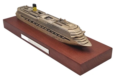 Kreuzfahrtschiff Modell Costa SERENA auf Sockel -Neuwertig - Bild 1 von 4