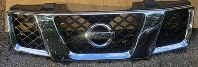 Nissan Pathfinder 2005 2006 2007 parrilla superior delantera cromada OEM G6151 DG1 Foto 1 de 4