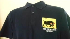 POLOSHIRT DER BRITISCHEN ARMEE 11. GEPANZERTE DIVISION 2. WELTKRIEG - Bild 1 von 2