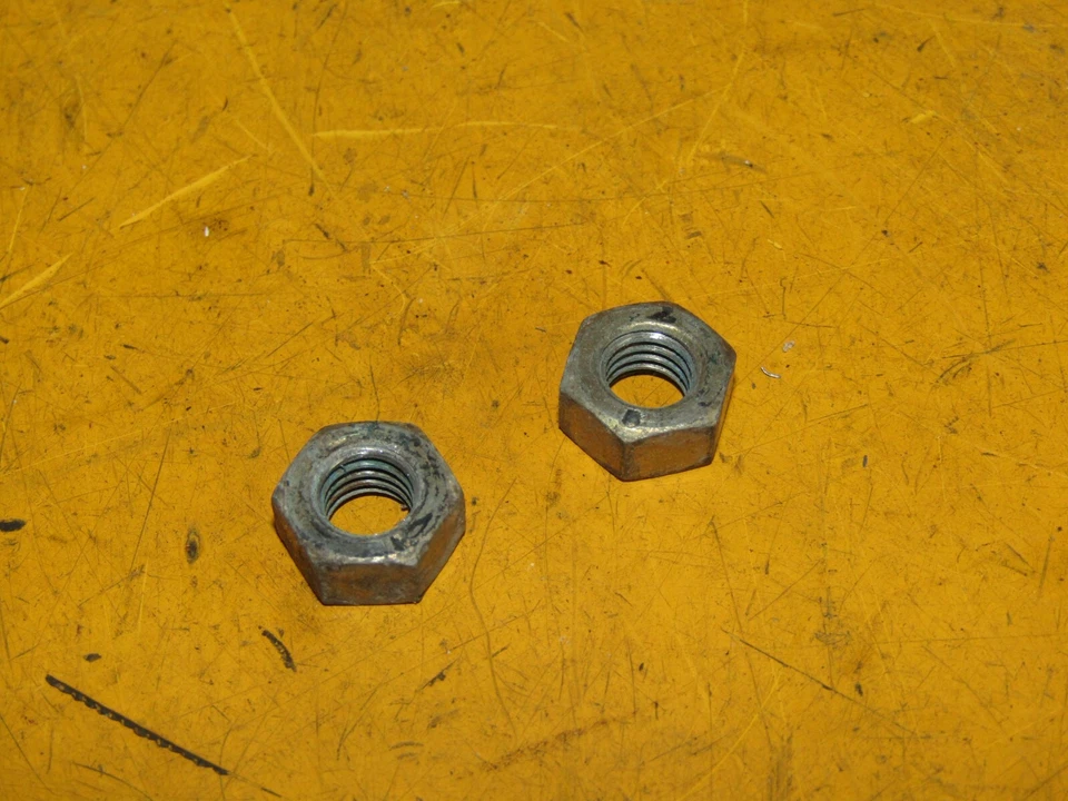 1998-2002 Oldsmobile Intrigue OEM wiper arm retainer nut set 99 00 01 02 - Image 1 of 1