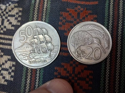 New Zealand 1967 HMS Endevour 50 Pence and 1971 20 Pence Kiwi Large Coins XF - Image 1 of 4