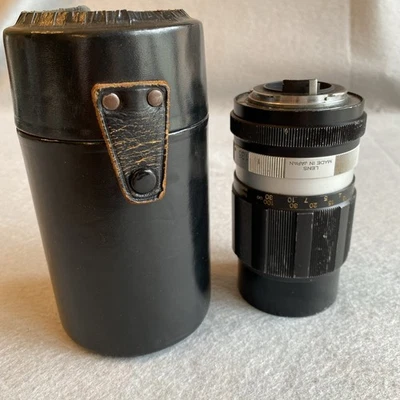 Teleobjetivo vintage Konica AR 135 mm F/3,5 Hexanon con estuche vintage Foto 1 de 4