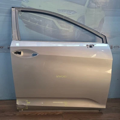 Lexus RX350 2016-2022, RX450h, RX450L puerta delantera derecha OEM usada Foto 1 de 4