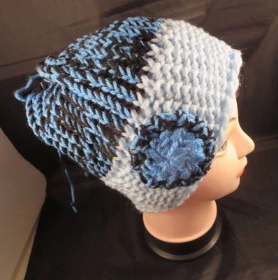 Damas/Niñas Hecho a Mano Ajustable Top Desordenado Moño Sombrero con Tejido Flor 2 Azules/Negro Foto 1 de 4