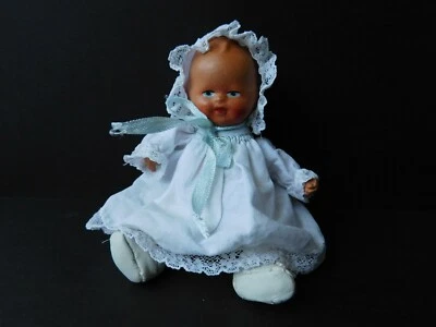 VECCHIA  BAMBOLA BEBE' IN CARTAPESTA GESSATA? DIPINTA A MANO CM 12 - Immagine 1 di 4